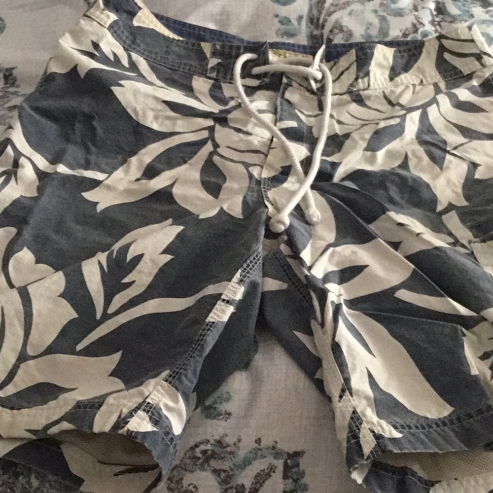 30 waist J Crew shorts mesh lining Velcro fly ❤️for lower price & shipping